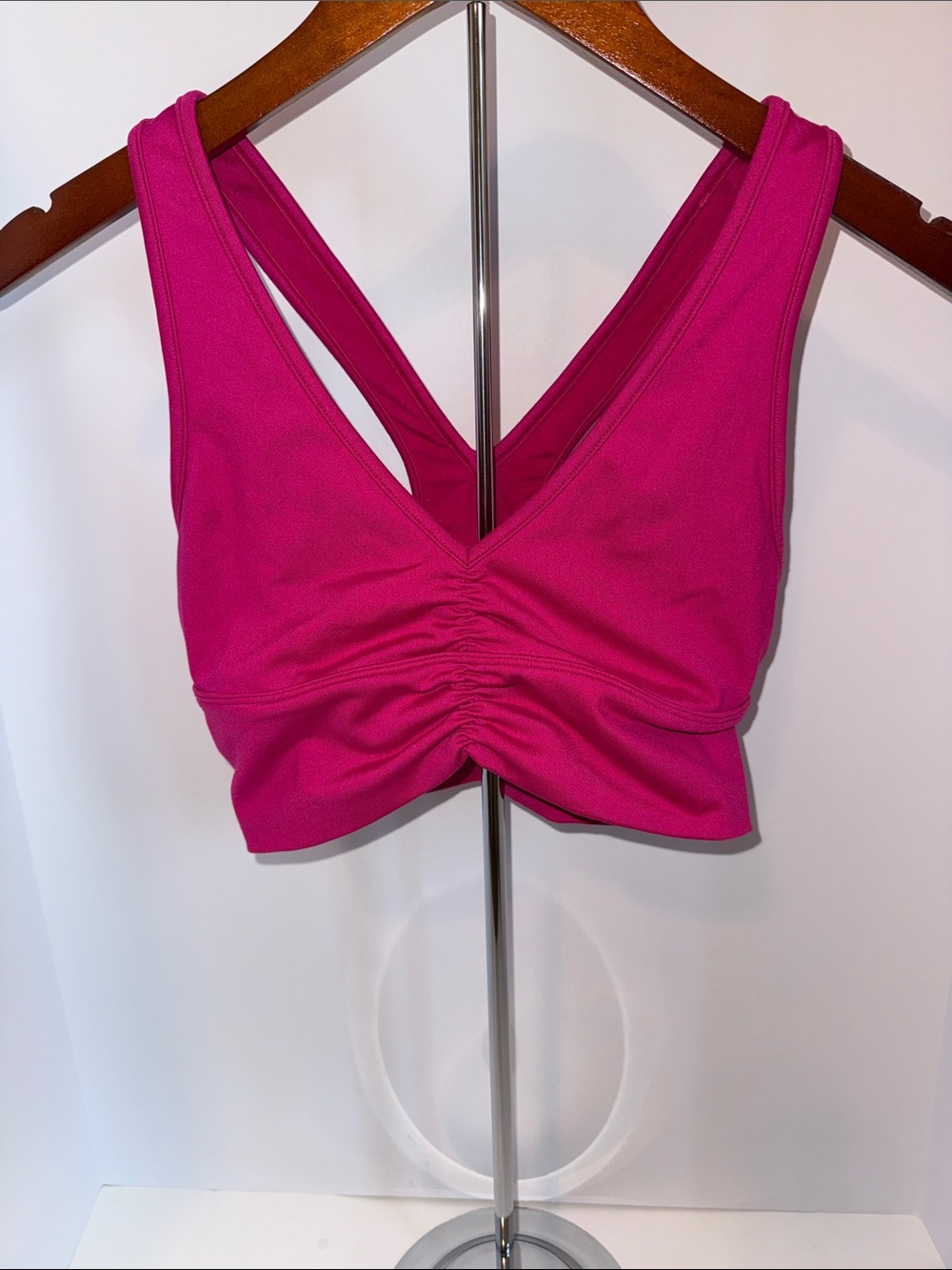 WOMENS ALO YOGA MAGENTA LONGLINE RACEBACK RUCHED SPORTS BRA SIZE XS - Picture 2 of 5